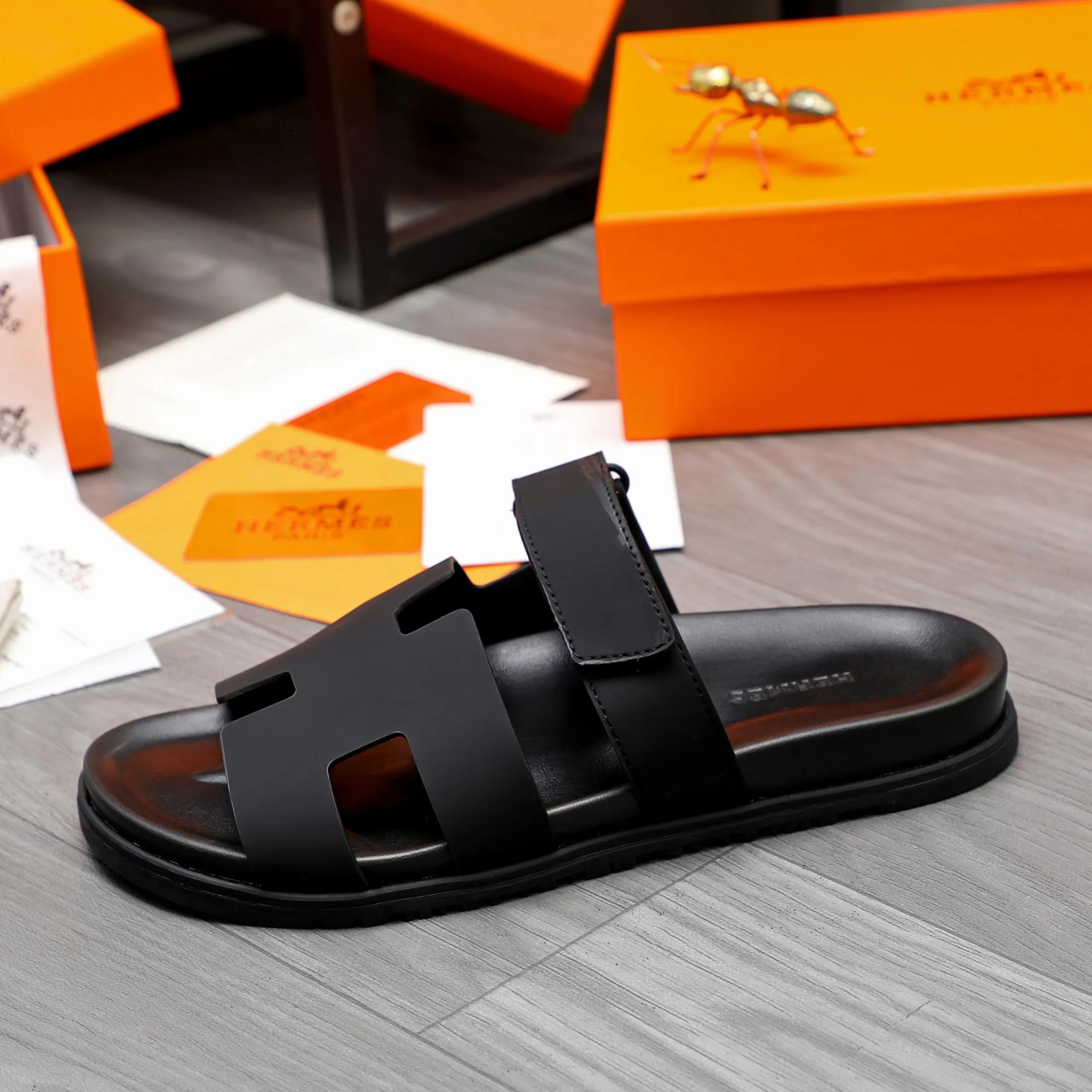 Men's shoes 💰340 Product trademark: Hermes "Hermes" Couple's slippers Regular size: 36-46 Product material: Selected matte cowhide upper, microfiber lining, original outsole